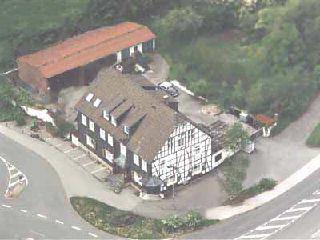 FAHRZEUG-AUSSTELLUNG