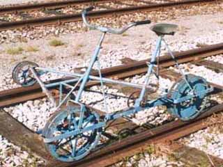 FAHRZEUG-AUSSTELLUNG